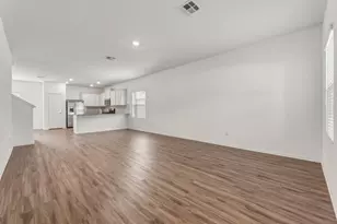 913 Legends Ln, Georgetown, TX 78628 - Photo 5