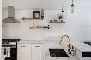 1911 College Row, Austin, TX 78702 - Photo 9