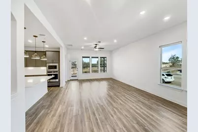 100 Elm Ridge Way, Georgetown, TX 78628 - Photo 3