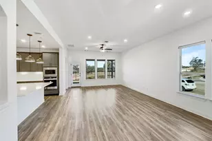 100 Elm Rdg Wy, Georgetown, TX 78628 - Photo 3