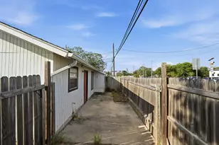 612 Mill St, San Marcos, TX 78666 - Photo 35