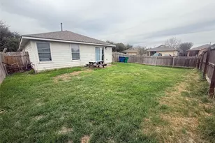 17808 Majestic Elm Ln, Elgin, TX 78621 - Photo 23