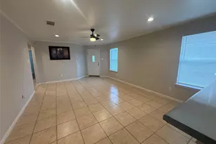 17808 Majestic Elm Ln, Elgin, TX 78621 - Photo 11