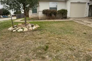 17808 Majestic Elm Ln, Elgin, TX 78621 - Photo 5