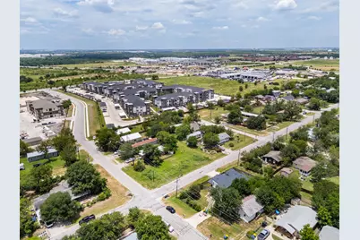 301 W Eggleston Street, Manor, TX 78653 - Photo 17