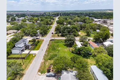 301 W Eggleston Street, Manor, TX 78653 - Photo 15