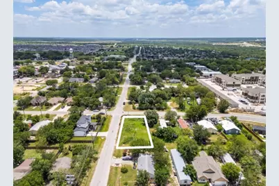 301 W Eggleston Street, Manor, TX 78653 - Photo 3