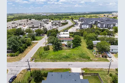 301 W Eggleston Street, Manor, TX 78653 - Photo 13
