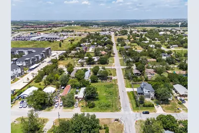 301 W Eggleston Street, Manor, TX 78653 - Photo 11