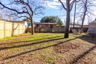 3203 E 16th St, Austin, TX 78721 - Photo 21