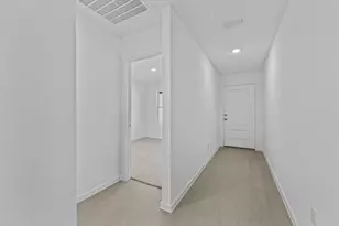 105 Ellendale Pl, Fredericksburg, TX 78624 - Photo 3