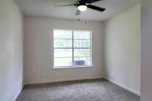 122 Blanket Flower Dr, Bastrop, TX 78602 - Photo 19