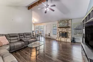 2402 Susan Ln, Leander, TX 78641 - Photo 3