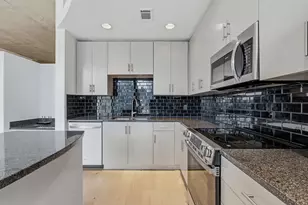 360 Nueces St, Austin, TX 78701 - Photo 11