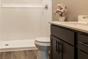 320 S 24th St, Temple, TX 76501 - Photo 9