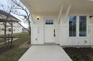 2002 W 2nd St, Taylor, TX 76574 - Photo 3