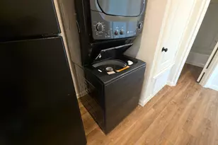 2002 W 2nd St, Taylor, TX 76574 - Photo 15