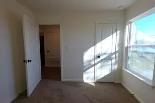 2002 W 2nd St, Taylor, TX 76574 - Photo 9