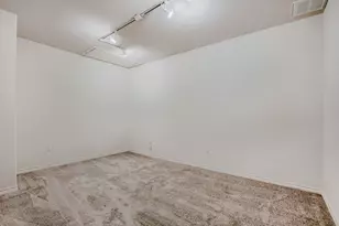 2109 Newfield Ln, Austin, TX 78703 - Photo 15