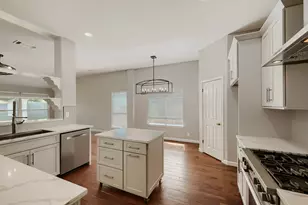 8221 Manx Dr, Round Rock, TX 78681 - Photo 11