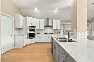 10045 Planters Woods Dr, Austin, TX 78730 - Photo 17