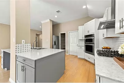 10045 Planters Woods Drive, Austin, TX 78730 - Photo 19