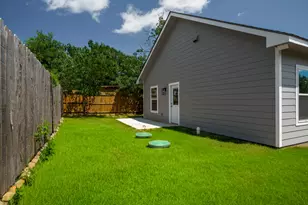 147 W Pine Dr, Granite Shoals, TX 78654 - Photo 33