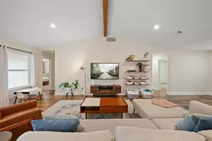 4902 Pelham Dr, Austin, TX 78727 - Photo 9