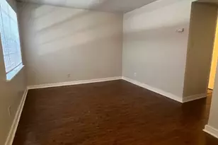 307 E 31st St, Austin, TX 78705 - Photo 3