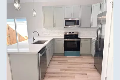 817 5th Street, Lockhart, TX 78644 - Photo 5