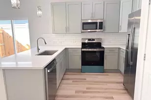 817 5th St, Lockhart, TX 78644 - Photo 5