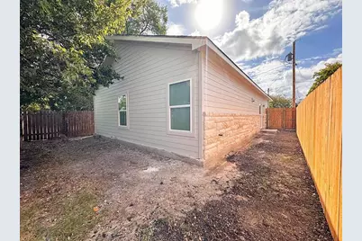 817 5th Street, Lockhart, TX 78644 - Photo 17