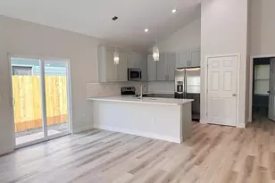 817 5th St, Lockhart, TX 78644 - Photo 3