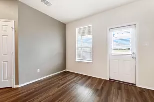 217L Innisfree Rd, Jarrell, TX 76537 - Photo 9
