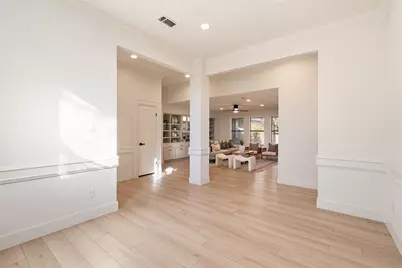 300 Norwood Drive W, Georgetown, TX 78628 - Photo 17