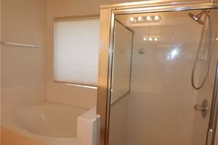 13521 Shawna Dnay Dr, Austin, TX 78727 - Photo 17