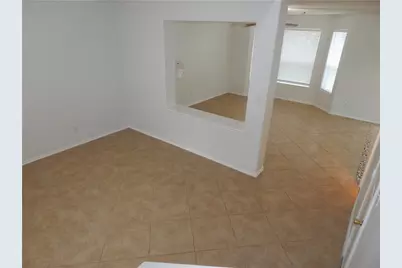 13521 Shawna Dnay Drive, Austin, TX 78727 - Photo 11