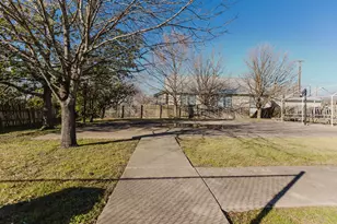 202 Main St, Hutto, TX 78634 - Photo 3
