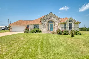 341 Brown Rd, McDade, TX 78650 - Photo 1