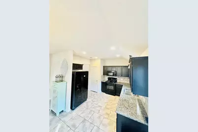 413 Gettysburg Loop, Elgin, TX 78621 - Photo 9