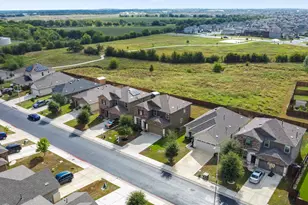 1208 Cliffbrake Wy, Georgetown, TX 78626 - Photo 31