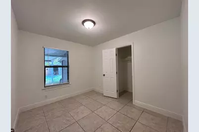 6200 Palm Circle, Austin, TX 78741 - Photo 11