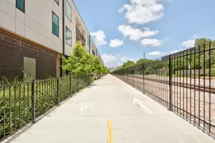 1800 E 4th St, Austin, TX 78702 - Photo 23