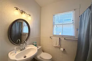 407 W 35th St, Austin, TX 78705 - Photo 15