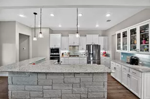 305 Western Sky Trail, Jarrell, TX 76537 - Photo 13