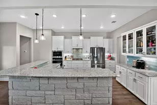 305 Western Sky Trail, Jarrell, TX 76537 - Photo 13