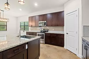 122 N Pohakea Dr, Bastrop, TX 78602 - Photo 5