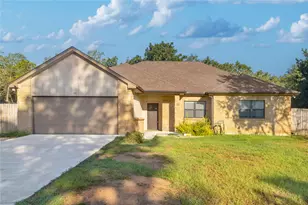 122 N Pohakea Dr, Bastrop, TX 78602 - Photo 1