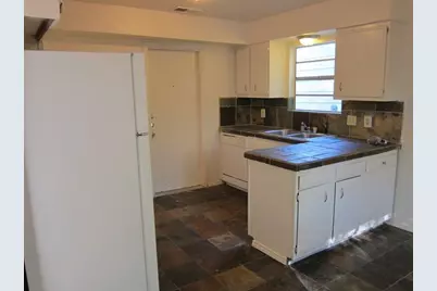 2412 Village Walk, Austin, TX 78744 - Photo 5