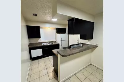 1626 Royal Hill Drive #B, Austin, TX 78741 - Photo 9